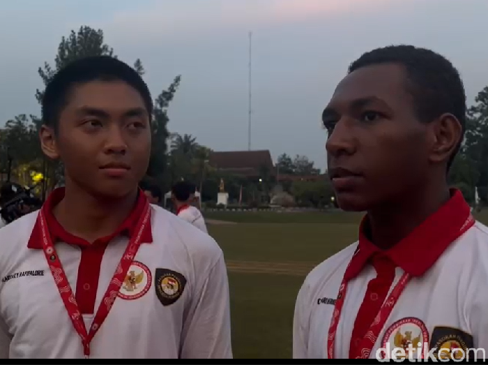 Aldrie (Kiri) dan Varo (Kanan) Paskibraka Nasional yang siap kibrakan bendera pusaka di IKN.
