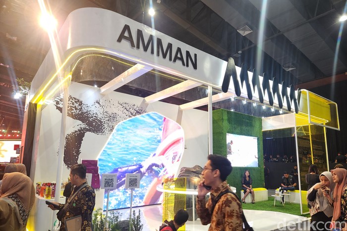 PT Amman Mineral Nusa Tenggara (AMMAN) jadi salah satu peserta pameran yang ada di ajang Festival LIKE 2. Dalam kesempatan kali ini, industri tambang tembaga dan emas yang memiliki site di Sumbawa Barat ini memamerkan segala upayanya dalam menjaga kelestarian lingkungan.