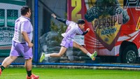 Betrand Peto mengaku sebenarnya sudah dari kecil suka main bola. Ia bahkan pernah sekolah sepakbola. (Foto: dok Instagram)