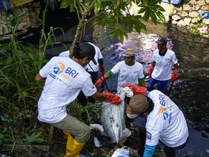 BRI Peduli Libatkan 6.541 Warga Bersih-bersih 100 Titik Sungai
