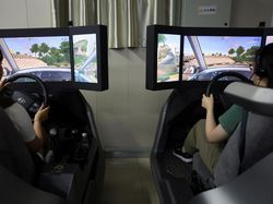 China Buka Sekolah Mengemudi Mobil Pakai VR