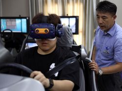 China Buka Sekolah Mengemudi Mobil Pakai VR