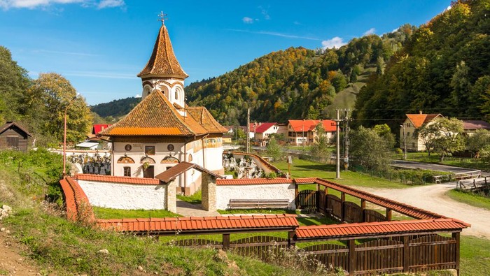 Desa Simon di Rumania