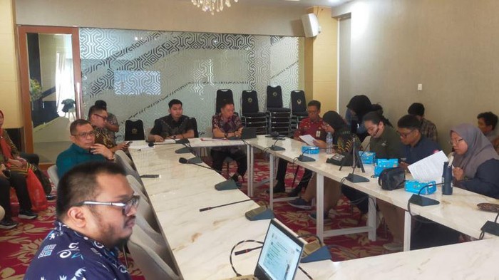 DPMPTSP Sulsel memaparkan realisasi investasi Sulsel pada triwulan II 2024 di Kantor Gubernur Sulsel.
