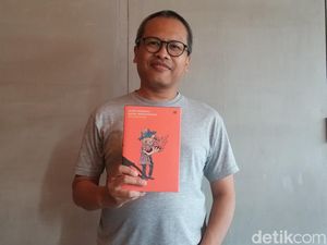 Ngobrol Bareng Eka Kurniawan soal Anjing Mengeong, Kucing Menggonggong