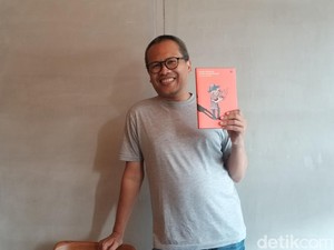 Cerita Eka Kurniawan Vakum 8 Tahun hingga Novel yang Disebut Tipis