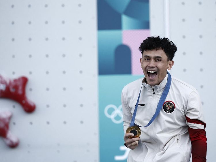 Ekspresi Veddriq Usai Sumbang Emas Olimpiade Pertama untuk Indonesia
