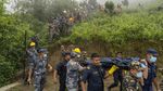 Evakuasi Jenazah Jatuhnya Helikopter di Hutan Nepal