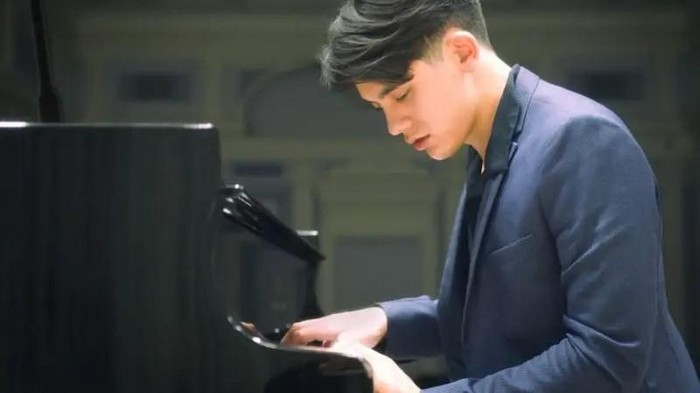 George berharap lewat konser-konser pianonya, ia dapat semakin mempopulerkan lagu-lagu Indonesia (GEORGE HARLIONO)