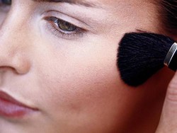 7 Kesalahan Memakai Blush On yang Sering Dilakukan, Kamu Pernah?