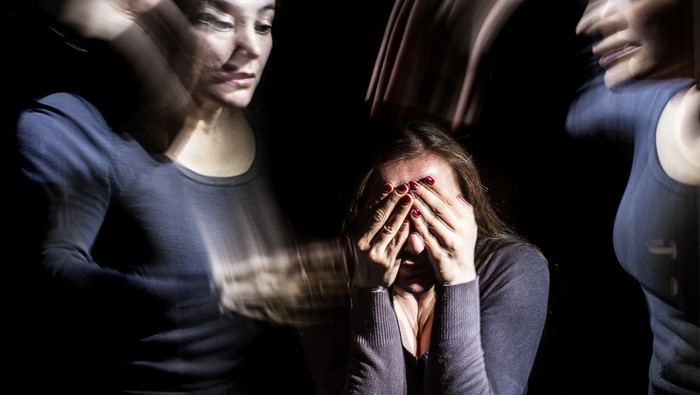 Emotional stress illusions