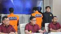 Godam menyampaikan, hasil penyelidikan dan analisis Digital Evidence menunjukkan, bahwa DH dan MA secara sengaja dan terorganisir membawa ke-28 WNA tersebut untuk berlayar menuju Pulau Christmas di Australia tanpa melalui Tempat Pemeriksaan Imigrasi Indonesia maupun Australia dan tanpa memiliki visa untuk masuk Australia atas perintah dari seorang WNI berinisial I.  