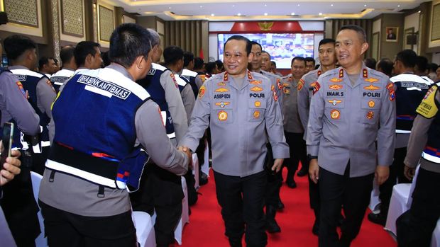 Kaops NCS Polri Irjen Asep Edi Suheri memberikan arahan kepada Polda Jatim