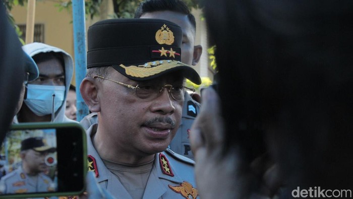 Kapolda Sumbar Irjen Suharyono (M. Afdal Afrianto/detikSumut).