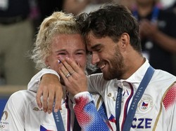 7 Foto Pasangan Petenis Viral: Putus Cinta Dulu, Raih Emas Olimpiade Kemudian