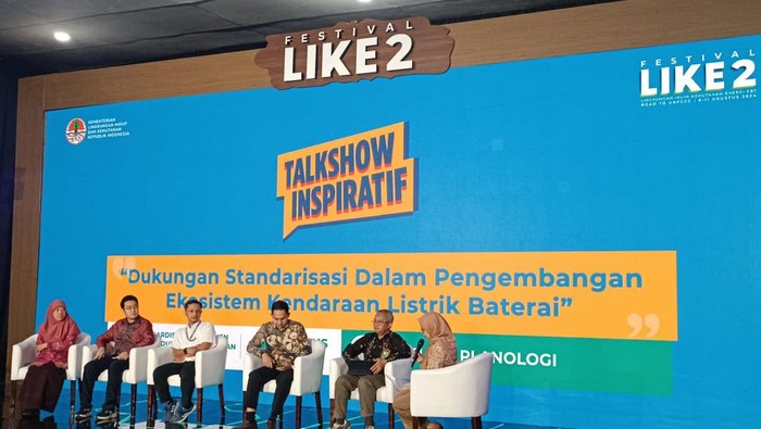 Kementerian Lingkungan Hidup dan Kehutanan (KLHK) menegaskan komitmennya untuk mendorong industri kendaraan listrik di Indonesia.