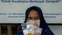 Pelayanan membayar menggunakan sampah itu sebagai aksi nyata dalam menjaga lingkungan dan kesehatan. 