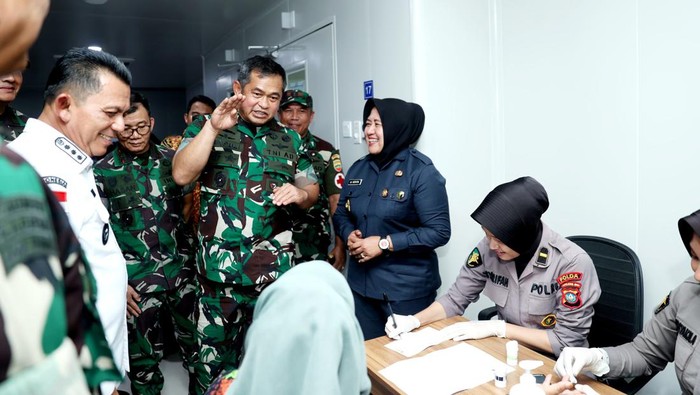 KSAD Jenderal TNI Maruli Simanjuntak berkunjung ke RSKI Pulau Galang, Batam, Kepri, Kamis (8/8/2024).