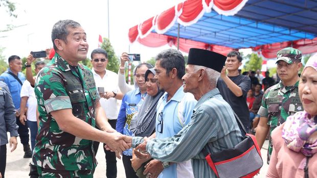 KSAD Jenderal TNI Maruli Simanjuntak berkunjung ke RSKI Pulau Galang, Batam, Kepri, Kamis (8/8/2024).