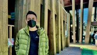 Banyak tempat yang sudah didatangi Veddriq yang bisa kita lihat dari sorotan INstagramnya lho. Salah satunya adalah Seoul, Korea Selatan.