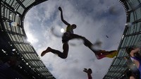 Cara Feain-Ryan, dari Australia, berlaga dalam babak penyisihan nomor lari halang rintang 3000 meter putri di Olimpiade Musim Panas 2024, Minggu, 4 Agustus 2024, di Saint-Denis, Prancis. (AP Photo/Matthias Schrader)  