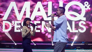 Maliq & Dessentials tampil dalam Festival LIKE 2 di JCC, Jakarta, Kamis (8/8/2024).