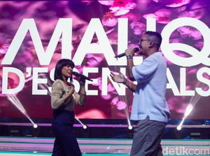 Maliq & Dessentials Hibur Penonton Festival LIKE 2