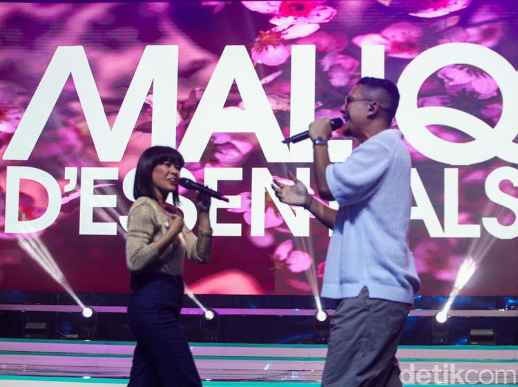 Maliq & Dessentials Hibur Penonton Festival LIKE 2