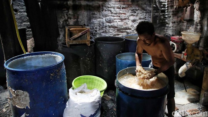 Melihat Aktivitas di Kampung Tempe Jakarta Tempe diajukan sebagai warisan budaya tak benda sejak Maret 2024. Salah satu sentra pembuatan tempe berada di Kampung Tempe, Sunter Jaya, Jakarta.