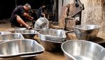 Mengintip Produksi Timbangan Meja Tradisional yang Masih Eksis