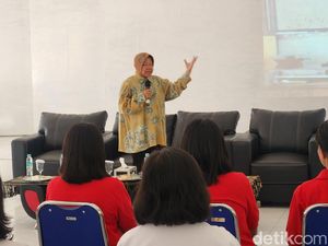Risma Ajak Korban Perdagangan Orang untuk Hidup di Negara Sendiri