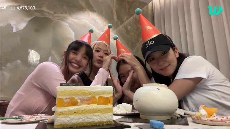 Momen BLACKPINK Reuni Bikin Fans Nangis Haru, Rayakan Ultah Debut ke-8