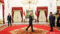 Penyerahan surat kepercayaan tersebut menandai dimulainya penugasan resmi para duta besar tersebut di Indonesia.  