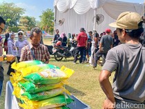 5 Ton Beras Dijual di Pasar Murah Kota Pasuruan