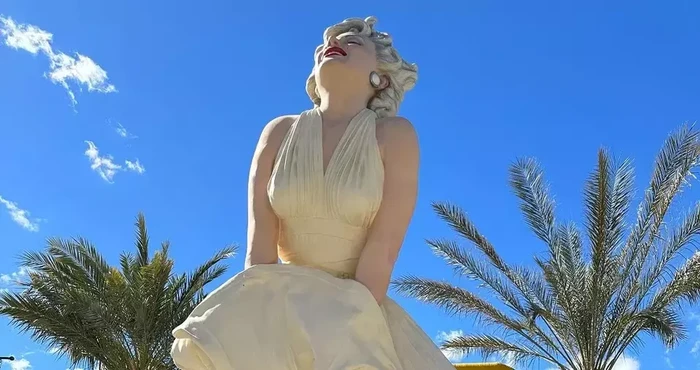 Patung raksasa Marilyn Monroe Akan Dipindahkan Patung raksasa Marilyn Monroe Akan Dipindahkan