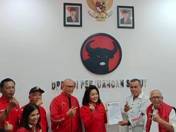 PDIP berikan surat tugas ke Sartika Simamora di Pilkada Taput