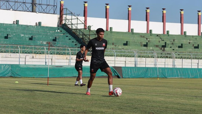 Pemain Madura United Ahmad Rusadi
