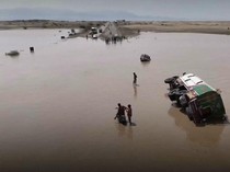 Penampakan Banjir Bandang di Yaman yang Tewaskan 45 Orang
