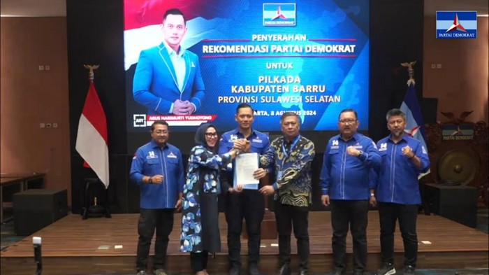 Penyerahan rekomendasi partai Demokrat untuk Pilkada Sulsel.