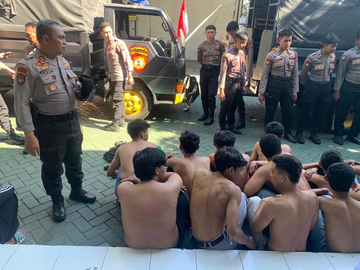 Pesilat yang juga sempat bikin onar di kawasan Jalan Manyar Kertoarjo Surabaya.