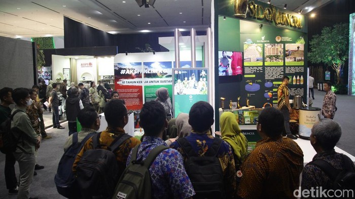Pengunjung memadati Festival LIKE 2 Kementerian Lingkungan Hidup dan Kehutanan (KLHK). Acara ini akan berlangsung hingga 11 Agustus 2024.