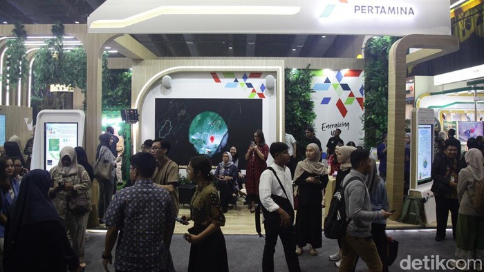 Pengunjung memadati Festival LIKE 2 Kementerian Lingkungan Hidup dan Kehutanan (KLHK). Acara ini akan berlangsung hingga 11 Agustus 2024.