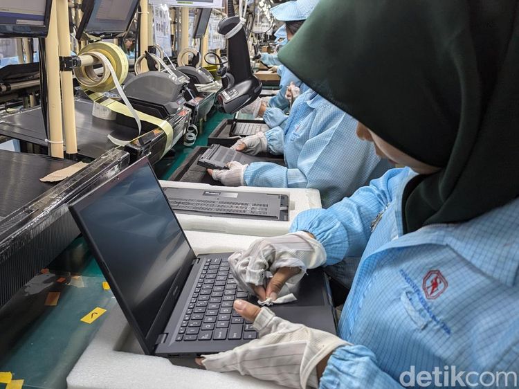 Melihat Laptop Asus Dirakit Sampai Disiksa di Batam