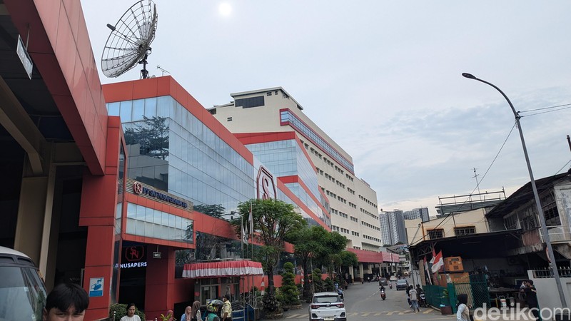 Proses produksi laptop Asus di Batam