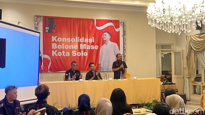 Relawan Gibran Bolone Mase deklarasi dukungan kepada Mangkunegara X sebagai Calon Wali Kota Solo, Kamis (8/8/2024).