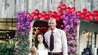 Ray Allen seorang legenda basket untuk NBA ternyata memiliki restoran yang cantik. Namanya Groun, yang desainnya dilengkapi dengan bunga-bunga dan dikelola dengan bantuan istrinya, Shannon Allen. Foto: Gameday News