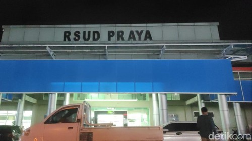 RSUD Praya, Lombok Tengah, NTB, saat malam hari. (Edi Suryansyah/detikBali)