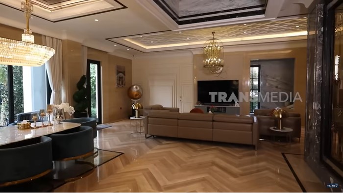 Rumah dr Reza Gladys Rumah dr Reza Gladys