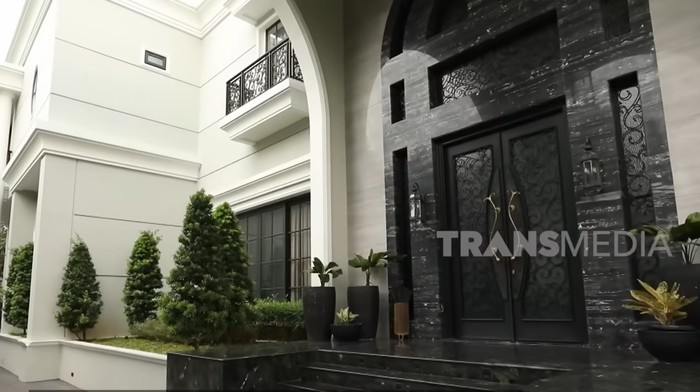Rumah dr Reza Gladys Rumah dr Reza Gladys