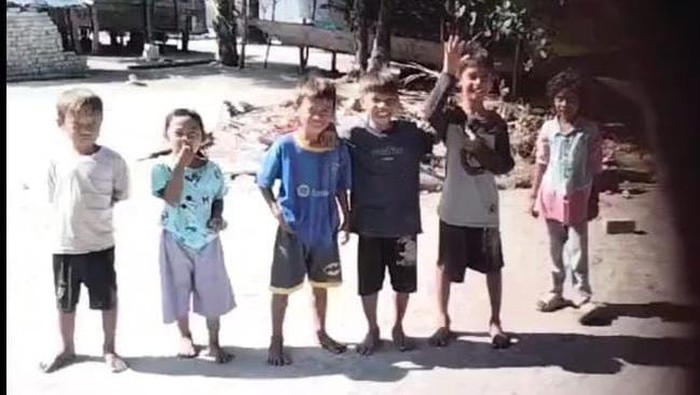 Siswa SD 26 Sapinggang, Pangkep, Sulsel tidak sekolah karena guru mangkir.